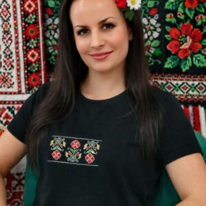 Дамска тениска с шевица